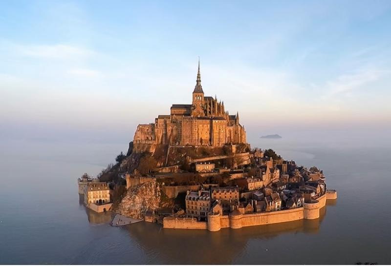 Mont-Saint-Michel - Klosterfestung am Atlantik (derzeit jederzeit online)